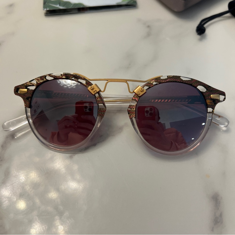 KREWE St. Louis Round Sunglasses with Mirror Lenses and Gold Detail - Picture 9 of 10